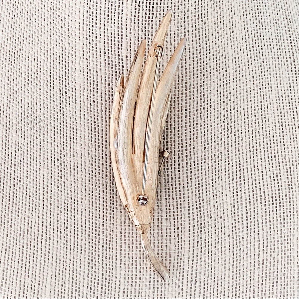 Vintage Two Gold Pin Set - Picture 7 of 8